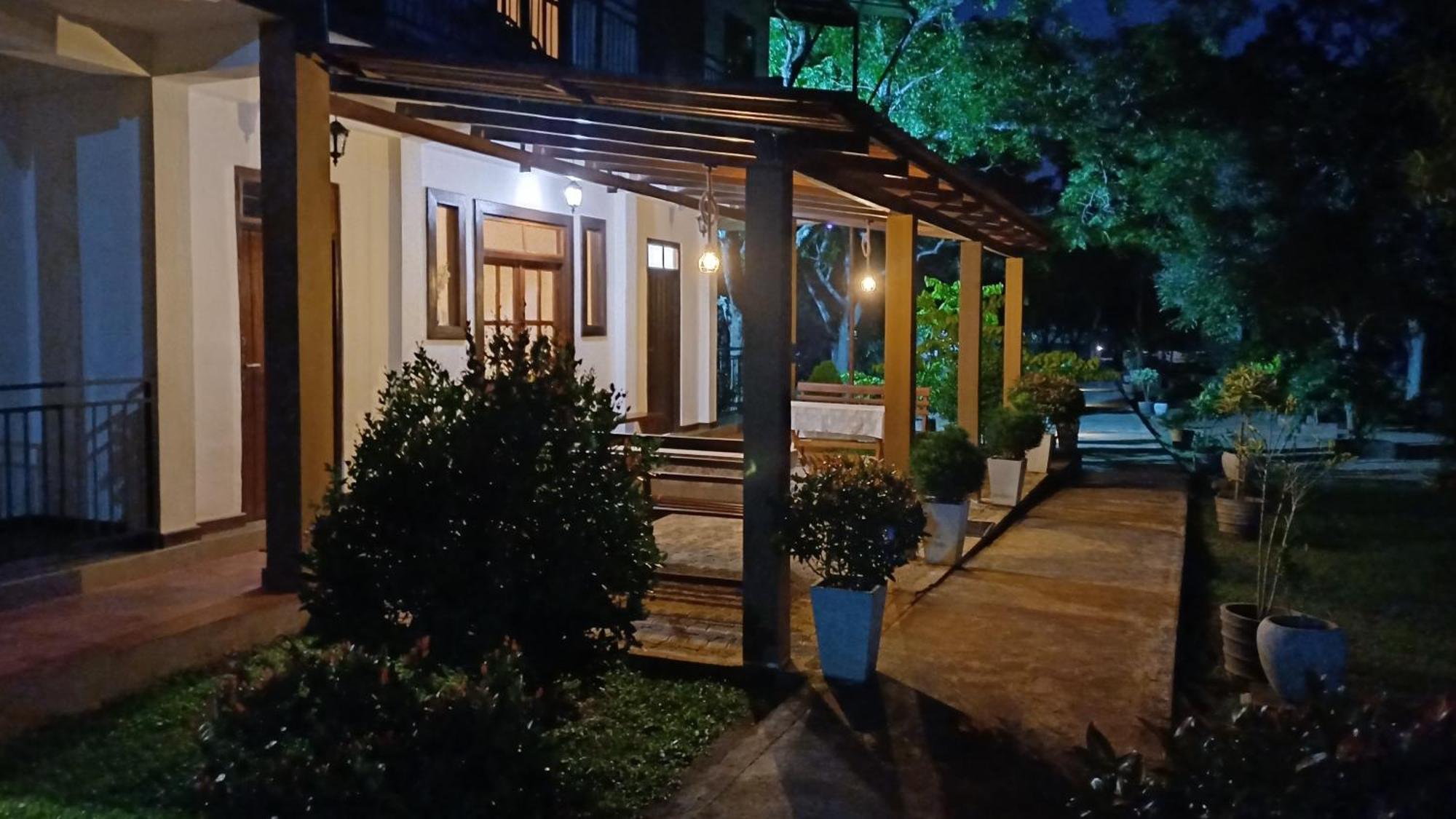 Forest Edge Villa アヌラーダプラ エクステリア 写真